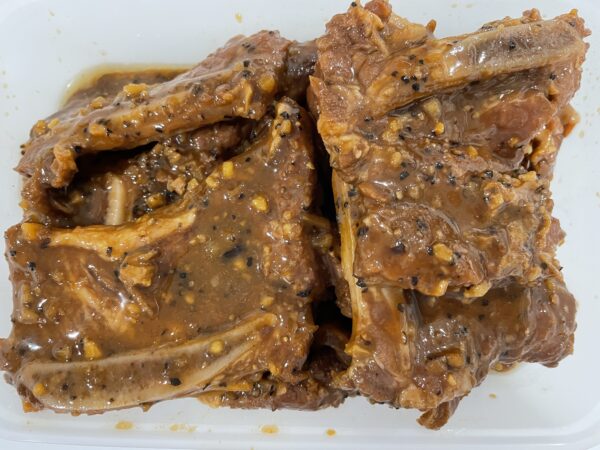 Beef Short Ribs with Black Pepper 黑椒牛仔骨 (500g) $17