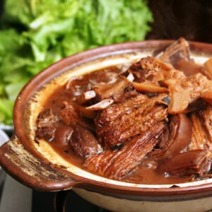 Goat Stew with Bean Curd Sheet 枝竹黑草羊 $38